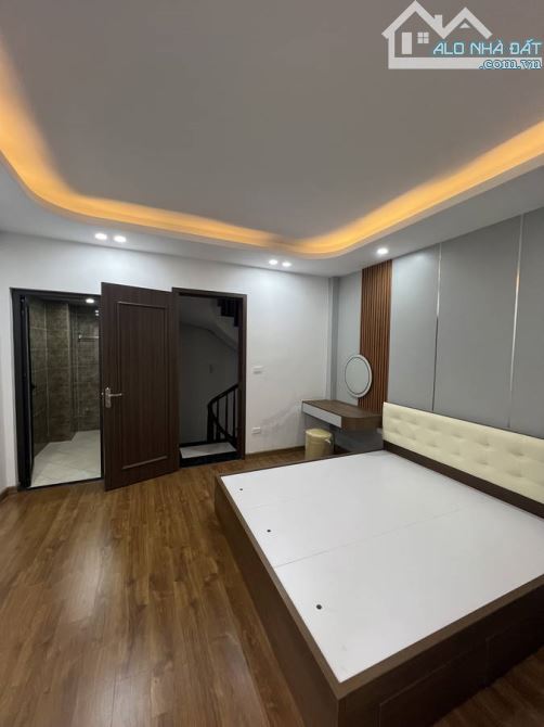 BÁN NHÀ VĂN QUÁN - PHÂN LÔ Ô TÔ ĐỖ CỬA - GẦN PHỐ - 8,9 TỶ - 3