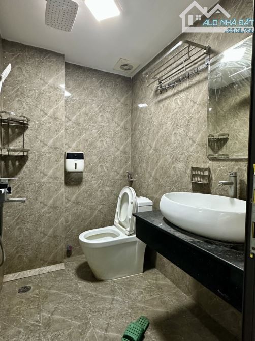 Nhà siêu hiếm ô tô tránh, vỉa hè rộng, thang máy, kinh doanh,40m, 9.8 tỷ. - 3