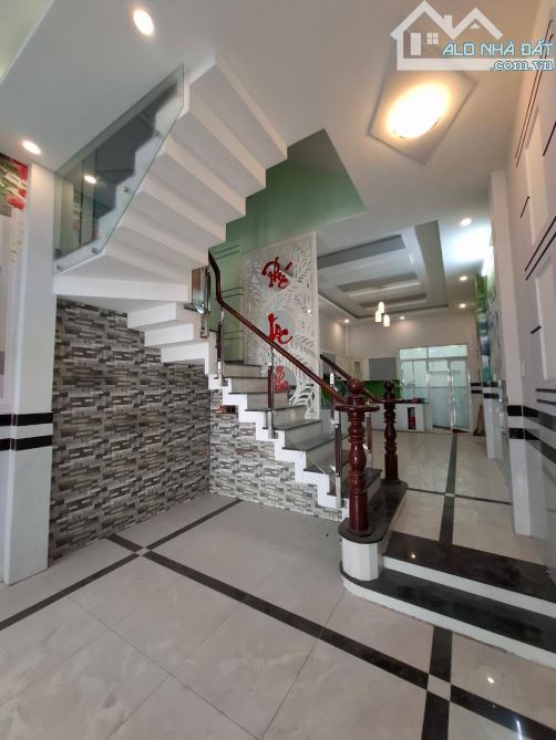 1 CĂN DUY NHẤT NHÀ MẶT TIỀN NAM HÙNG VƯƠNG 70m2 GIÁ chỉ 8,t - 3