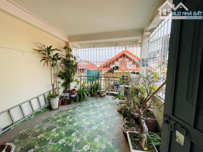 Vị Trí Trần Cung Cổ Nhuế Ngõ Thoáng Thuận Tiện Giao Thông DT 39,6/42m giá 10,8 tỷ - 3