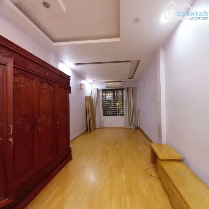 Khương Thượng - 42m2 - Giá 6,6 tỷ ( có thương lượng ) - Ô tô cách 20m - Ngõ thông Tam Khươ - 3