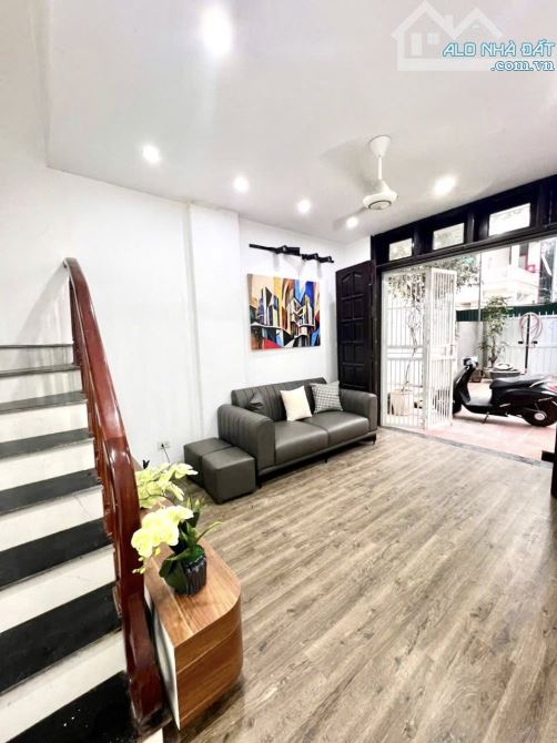 Oto tránh trước cửa - lô góc -  phố Tô Ngô Quyền - 40m2 - 4Tầng, MT 4m, Chỉ 9,99 Tỷ! - 3