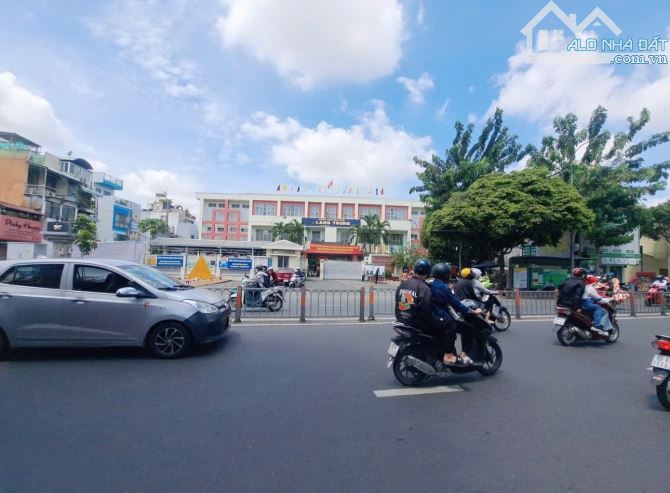 NGỘP giảm SỐC 4 TỶ nhà Quang Trung ngang 6.2m 99m2 4 lầu vài bước ra Ủy ban 11 tỷ. - 3