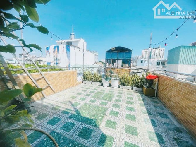 NHÀ ĐẸP - SÁT Q1 - GẦN CHỢ BÀ CHIỂU - 4 TẦNG ĐÚC - 68M2 - CHỈ 7,1 T.Ỷ - 4