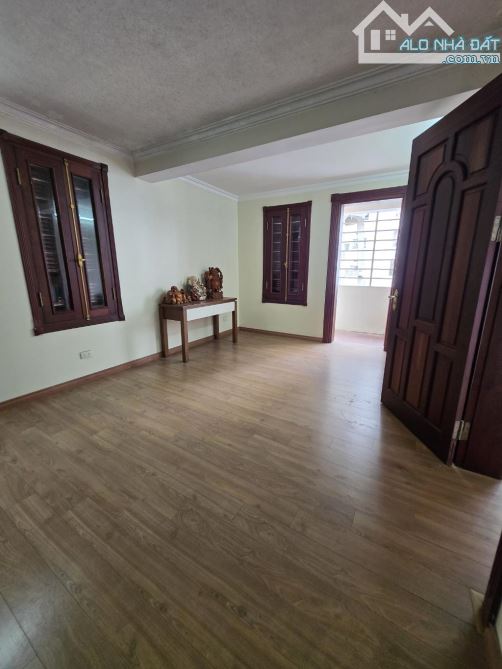 BÁN BIỆT THỰ VIP NHẤT PHỐ ĐỐC NGỮ - LIỄU GIAI - 115M2 - 5 TẦNG - MẶT TIỀN 5.5M - 38 TỶ - 4