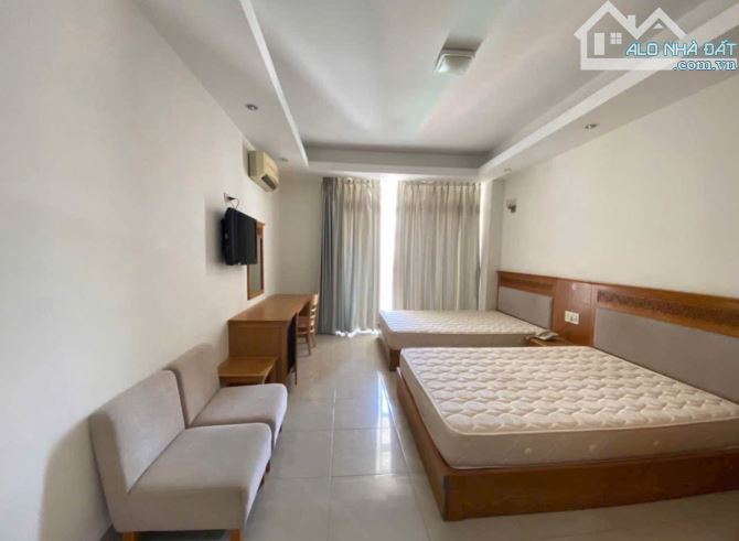 Cho thuê khách sạn khu Phố Tây gần biển Nha Trang - 4