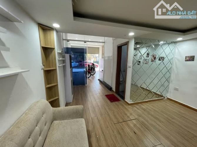 Nguyễn Chí Thanh, đường ôtô tránh,thang máy,gara ôtô, nội thất cao cấp 45m² 5T giá 18 tỷ - 4