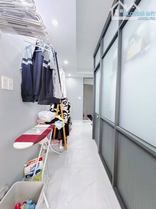 BÁN NHÀ HẺM 1/ ĐOÀN VĂN BƠ . 3 TẦNG  - 52 m2. KHU DÂN CƯ HIỆN HỮU KHÔNG LO GIẢI TOẢ - 4