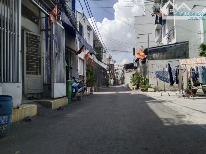 Dãy trọ 2 tầng 241m2 8x30 thu nhập 50tr/th - Phan Văn Hớn Q12 - HXT thông - Chỉ 13,5 tỷ - 4