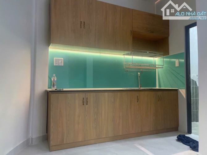 GẤP BÁN NHÀ QUẬN 9, NHÀ 2TẦNG LÔ GÓC 2MẶT TIỀN DT46M NGAY CHỢ ĐÊM MAN THIỆN NHỈNH 4TỶ TL - 4