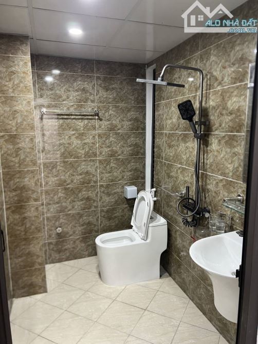 BÁN NHÀ VĂN QUÁN - PHÂN LÔ Ô TÔ ĐỖ CỬA - GẦN PHỐ - 8,9 TỶ - 4
