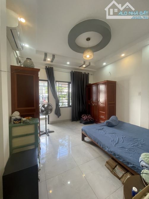 BÁN NHÀ 3 TẦNG KIÊN CỐ GẦN PHÚ MỸ HƯNG SỔ HỒNG RIÊNG - 4