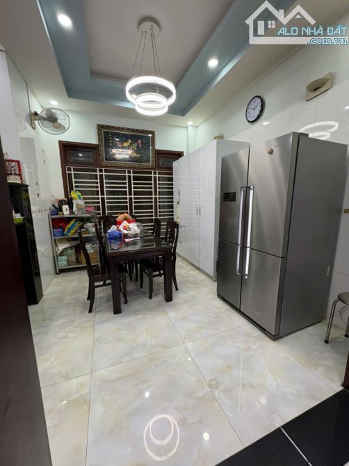 Bán nhà Biệt Thự 3 lầu MT đường Phạm Nhữ Tăng - 105.1m/2- 6m x 17.5m - 4PN 4WC F4 Q8 - 5