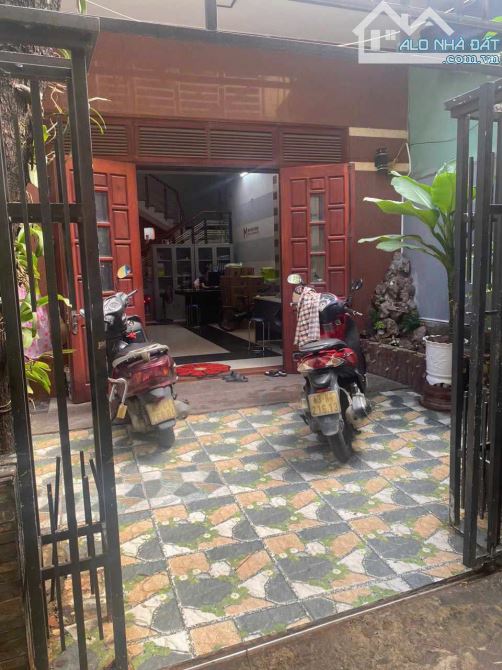 Nhà 3 tầng kiên cố Cách nhà mt trường chinh - Thanh khê  - Dt 110m nở hậu giá nhỉnh 3 tỷ - 5