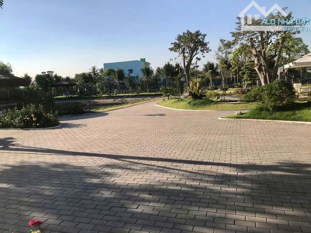 Bán Nhanh Biệt Thự Nghỉ Dưỡng Huỳnh Hữu Trí, Bình Chánh - 4000m2, Sân vườn, hồ cá- 41.5 Tỷ - 5