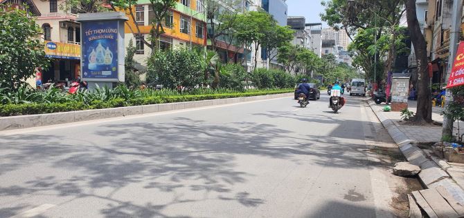 Bán nhà mặt phố, mặt tiền rộng, vìa hè rộng, KD đỉnh, ở sướng, thang máy, đẹp - 5
