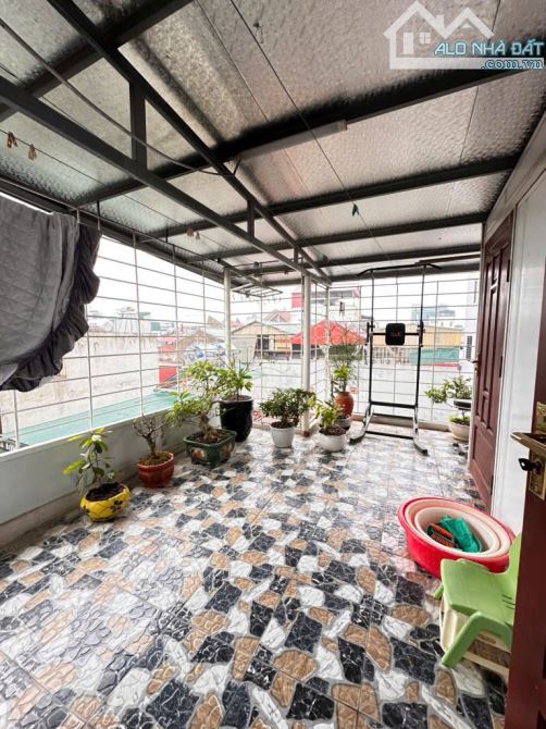 BÁN NHÀ LÔ GÓC-HOÀNG QUỐC VIỆT 33M X6T-NGÕ THÔNG-10M RA MẶT PHỐ-NHỈNH 7 TỶ - 5