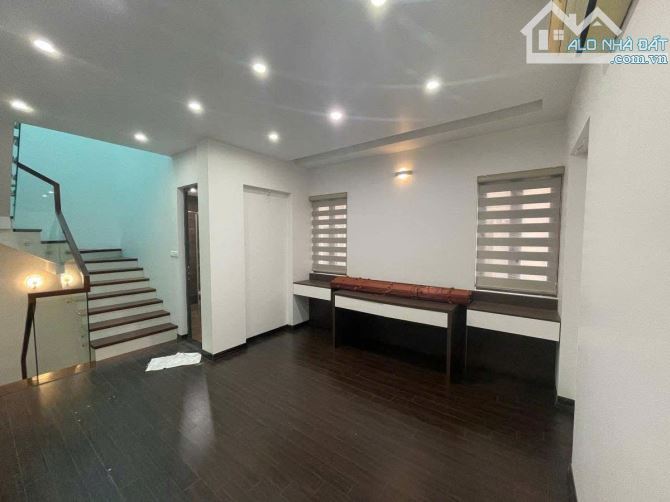 SIÊU PHẨM LÔ GÓC THẠCH BÀN 60M-5MT-5TẦNG.13TỶ KINH DOANH ĐỈNH Ô TÔ VÀO NHÀ - 6