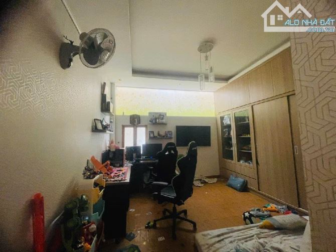 Rẻ như cho bán gấp nhà chưa hoàn công cạnh Vũ Tùng sát chợ Bà Chiểu 5tầng 360m2 hơn 6ty - 6