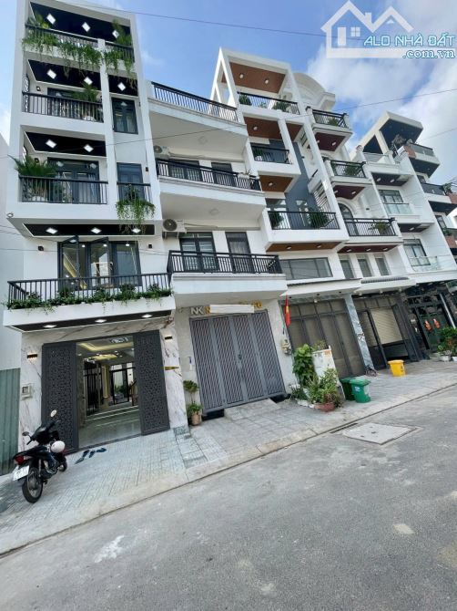 Đường 8m vỉa hè TX21- ngay chợ Minh phát. Dt 4x16m 1T lửng 3 lầu giá 6.3 tỷ - 7