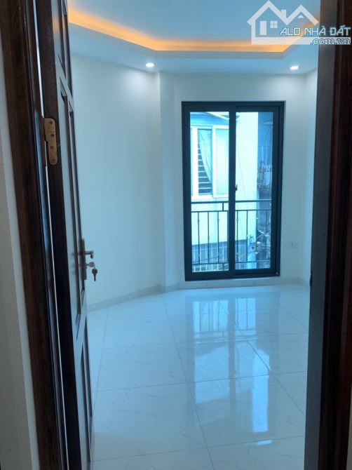 Bán nhà đẹp tại Đức Thượng gần ngã tư Trôi 4 tầng ô tô đỗ cửa lô góc chỉ 5 tỷ - 7