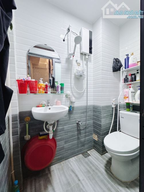 BÁN NHÀ HẺM 1/ ĐOÀN VĂN BƠ . 3 TẦNG  - 52 m2. KHU DÂN CƯ HIỆN HỮU KHÔNG LO GIẢI TOẢ - 8