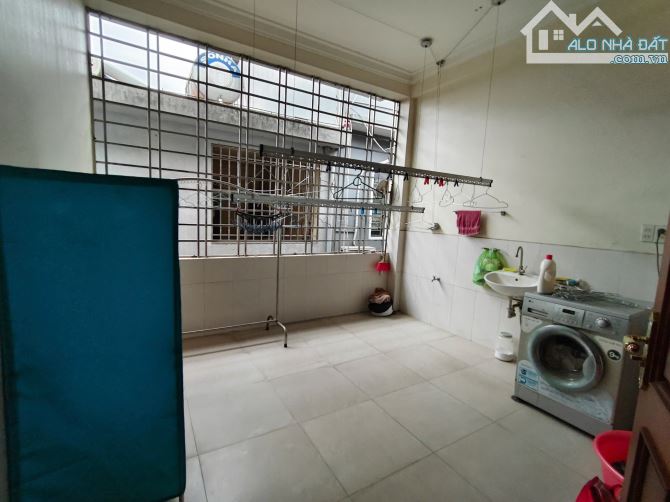 Bán nhà 4,5 tầng khu phân lô đường Lê Hồng Phong, sau lẩu dê Phượng Chi, dt 105m2, mt 7m - 8