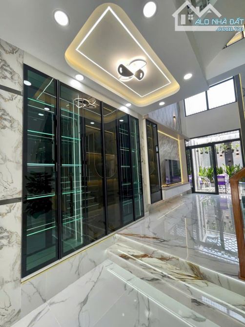 Đường 8m vỉa hè TX21- ngay chợ Minh phát. Dt 4x16m 1T lửng 3 lầu giá 6.3 tỷ - 9