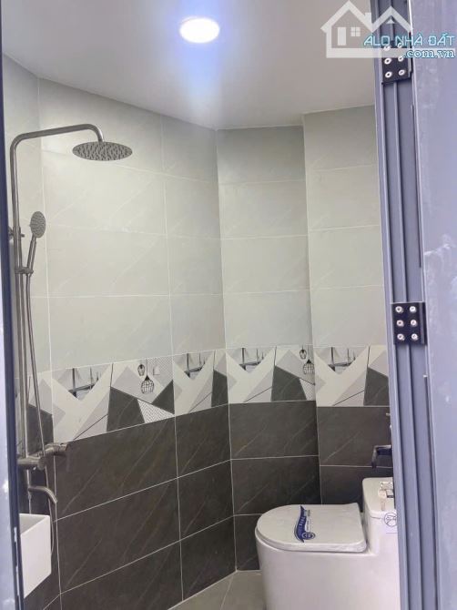 GẤP BÁN NHÀ QUẬN 9, NHÀ 2TẦNG LÔ GÓC 2MẶT TIỀN DT46M NGAY CHỢ ĐÊM MAN THIỆN NHỈNH 4TỶ TL - 9
