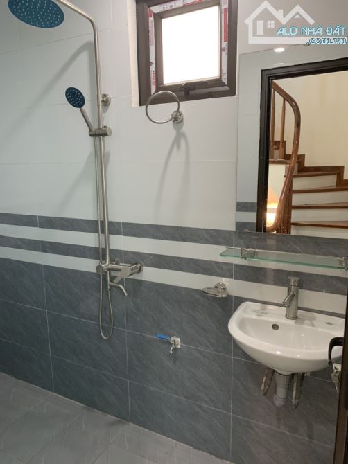 Bán nhà đẹp tại Đức Thượng gần ngã tư Trôi 4 tầng ô tô đỗ cửa lô góc chỉ 5 tỷ - 9