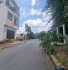Bấn gấp lô đất gần trường học khu đường nhựa tại bên luc