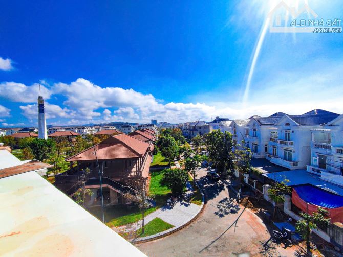 Nhà 4 tầng Phú Mỹ An 216m2 lô góc 3 mặt thoáng - 4