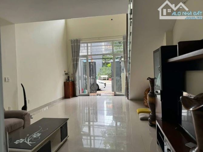 BÁN NHÀ 2 TẦNG ĐƯỜNG VŨ ĐÌNH LONG - DIỆN TÍCH 85m2. HƯỚNG TÂY NAM