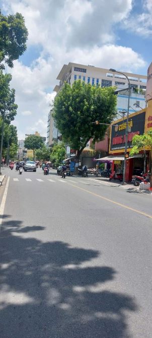 Chỉ 386 triệu/m2, nhà MT Nguyễn Trãi Q1(130m2) 5 lầu, giá 50 tỷ. - 1