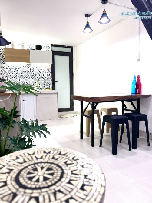 Cho Thuê Nhà Riêng Hoàng Quốc Việt Cầu Giấy 35m2 Gác Xép Full Nội Thất, Gần Chợ Lớn
