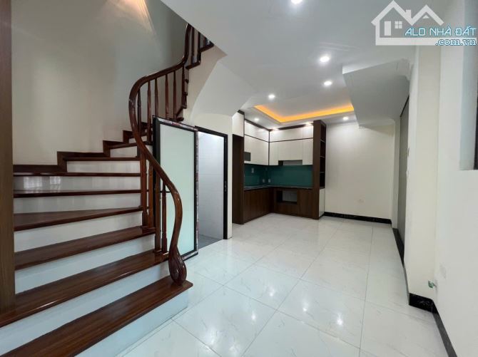 Bán nhà Cựu Quán Đức Thượng ô tô 35m 4 tầng lô góc mặt 10m