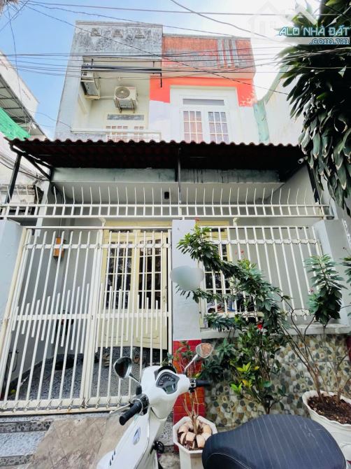 Giá 5 tỷ Nhà hẻm ôtô con Hoàng Diệu 2 60m2 (5x12) SHR khu dân trí ngay ĐH Ngân hàng
