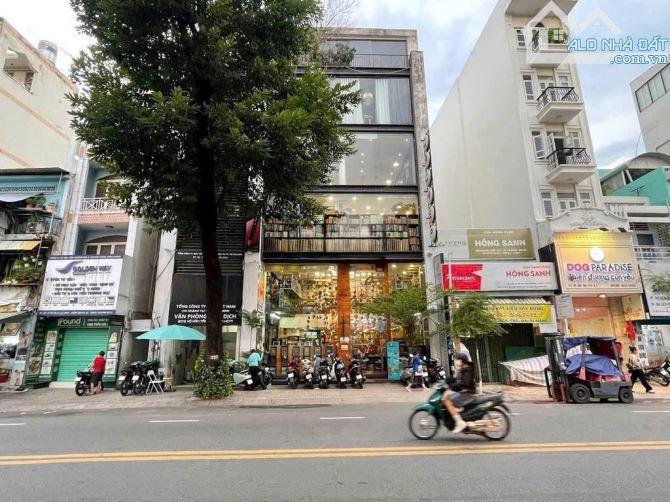 Cho thuê nhà mặt tiền Nguyễn Thị Minh Khai, Q1. DT 10 x 20, trệt 3 lầu, rất đẹp