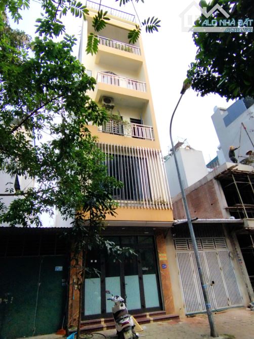 Bán nhà 5,5 tầng khu phân lô DV Kiến Hưng, Hà Đông nhà dân xây mới được 5 năm gần như mới,