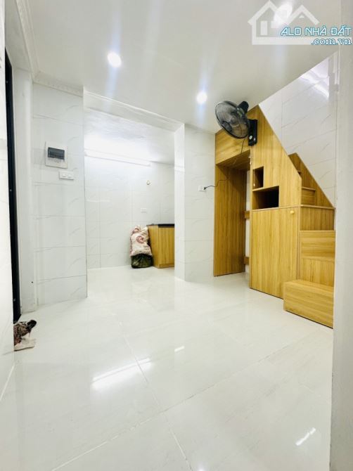 TRUNG TÂM HAI BÀ TRƯNG - HÀNG XÓM PHỐ CỔ - NHỈNH 2 TỶ NHỈNH - NHỎ XINH 3 NGỦ ĐỦ CÔNG NĂNG.
