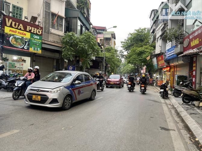 NHÀ MẶT PHỐ 2 THOÁNG 20 TỶ 55m 2 TẦNG MT 5m VỈA HÈ Ô TÔ TRÁNH KINH DOANH THUỴ KHUÊ TÂY HỒ