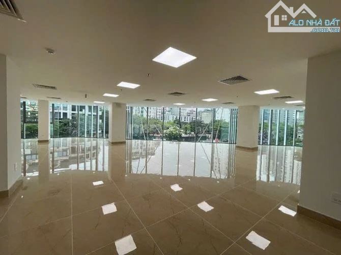 Cho thuê tòa nhà văn phòng tại Dương Nội Hà Đông, DT 165m x 6,5T thông sàn, thang máy