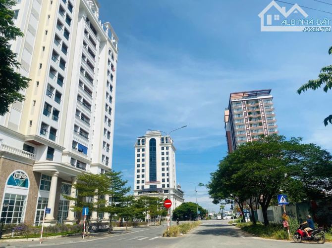 Siêu Phẩm , 2 Mặt Tiền Trước Sau View Kênh Đông Nam Thuỷ An