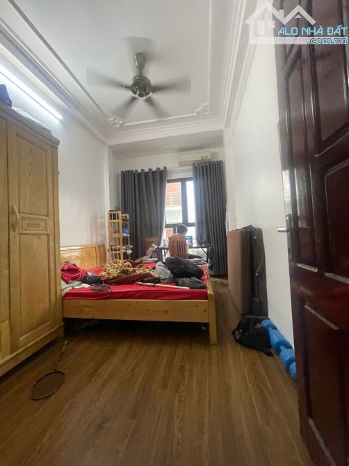Bán gấp nhà phố Tân Khai, 35m2, 5 tầng, ngõ hơn 2m, giá 6.5 tỷ.