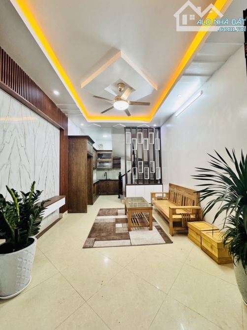 Chỉ 5,2 Tỷ Có Ngay Nhà Hoàng Mai – 31m 4 Tầng – Ngõ Thông Ba Gác – Full Nội Thất.