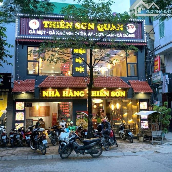 CHO THUÊ MBKD CỰC ĐẸP  PHỐ CHÙA BỘC – ĐỐI DIỆN HỌC VIỆN NGÂN HÀNG: 200M2 X 2T