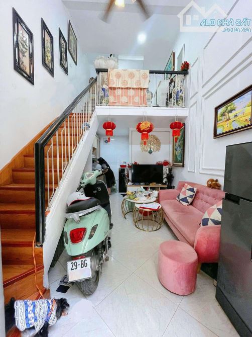 Bán nhà riêng, dân xây phố Quốc Tử Giám, Đống Đa, 30m ra ô tô tránh chỉ 5.1 tỷ