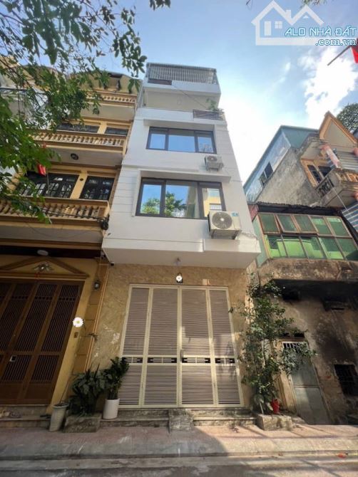 Nhà Ngọc Lâm 50m 5 tầng MT 5 m phân lô cán bộ giá hợp lý 12 tỷ