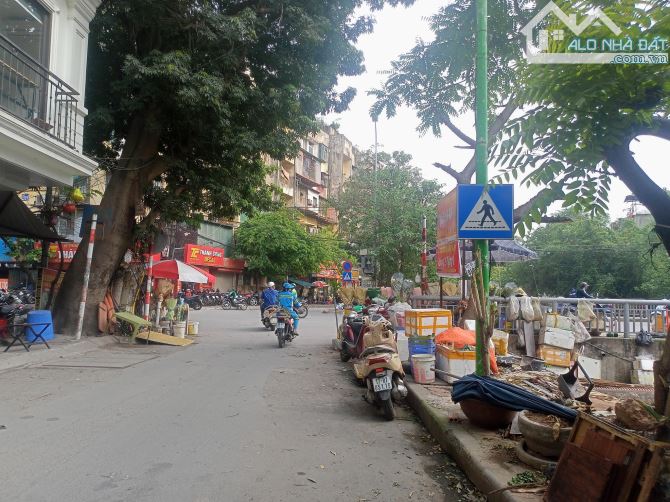TT ĐỐNG ĐA, PHẠM NGỌC THẠCH, VỈA HÈ, KD, 2 MẶT NGÕ, NGÕ TO NHƯ PHỐ OTO TRÁNH, DỪNG, ĐỖ.