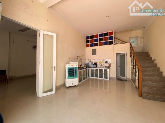 BÁN GẤP - GIÁ RẺ NHẤT KHU VỰC- NHÀ 3 TẦNG KINH DOANH ĐỈNH- PHỐ THỜI TRANG LÊ DUẨN